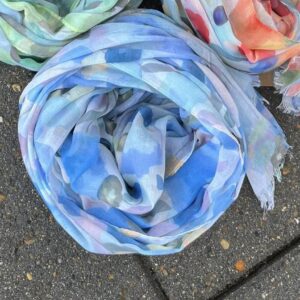 48ec21427 tørklæde med blomst blå LM