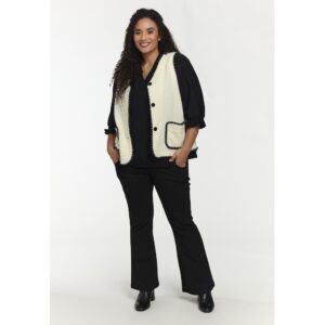 s261868 f Elina vest Studio